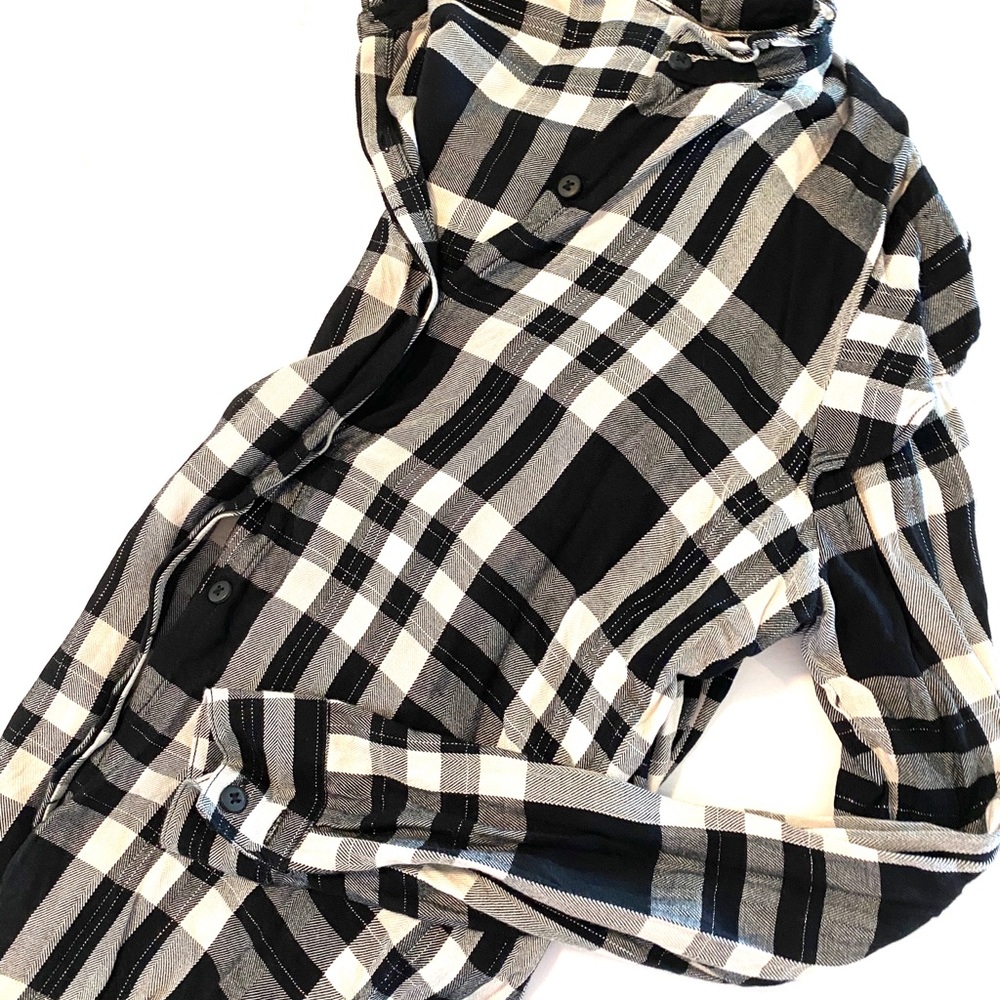 Sanctuary Ruffle *3/$20 Sale* - Picture 7 of 7